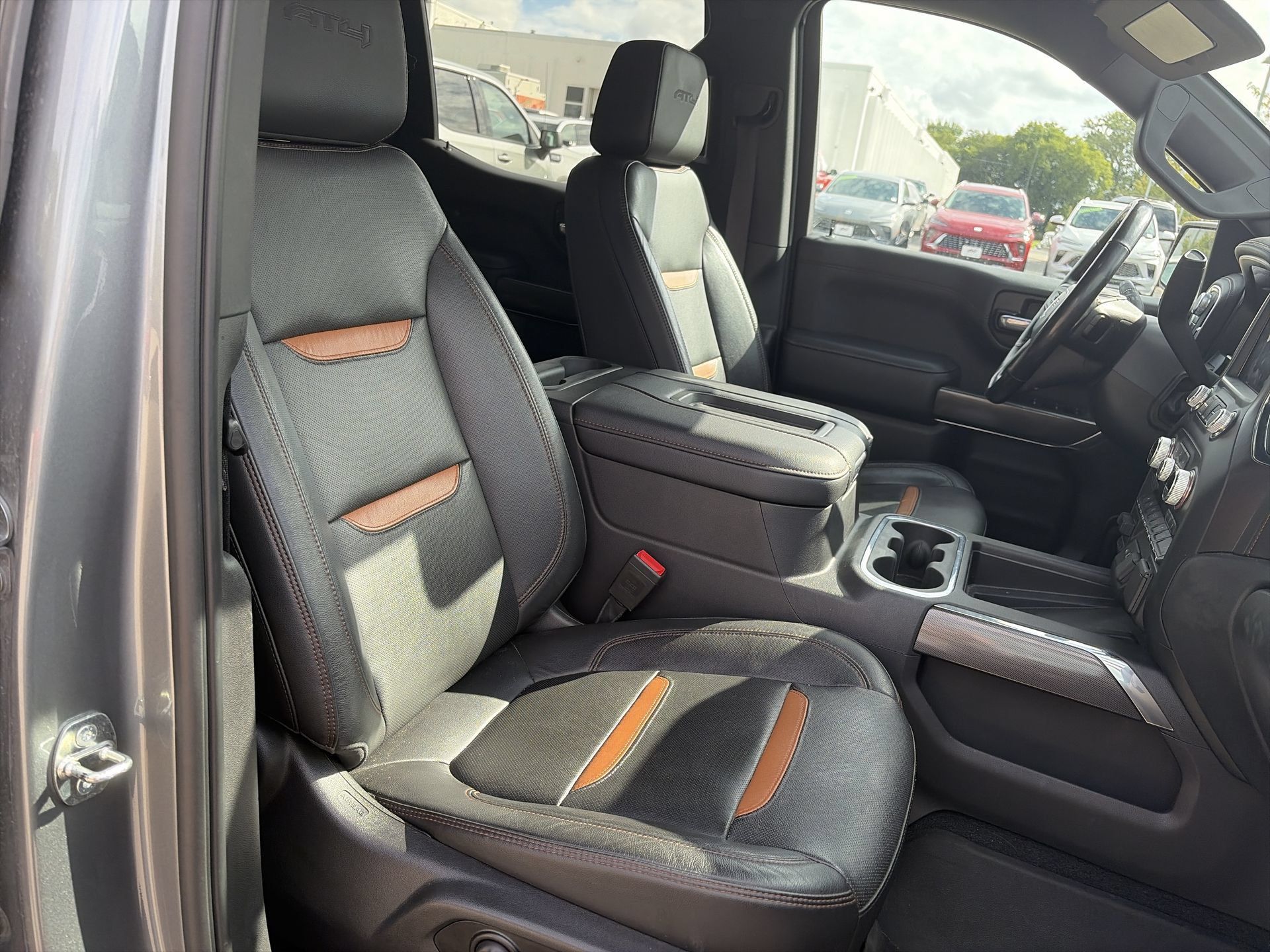 Used 2020 GMC Sierra 1500 AT4 w/ Off-Road Performance Package AWD/4WD image 30