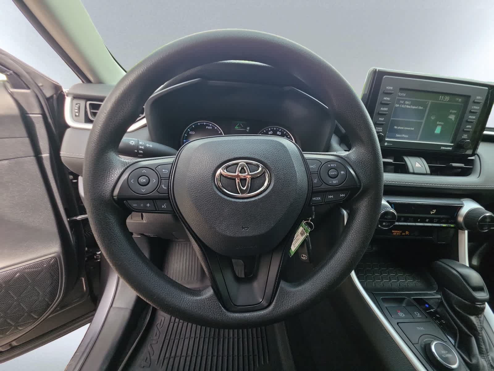 Used 2021 Toyota RAV4 LE AWD/4WD image 17