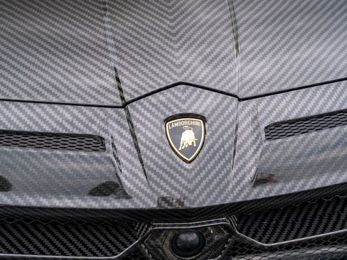 Used 2022 Lamborghini Urus AWD/4WD image 6