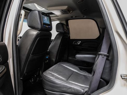 Used 2013 Cadillac Escalade Platinum RWD image 50
