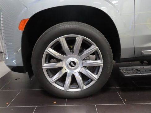 Certified 2024 Cadillac Escalade ESV Premium Luxury Platinum w/ Heavy-Duty Trailer Package image 20