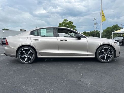 Used 2024 Volvo S60 B5 Plus image 5