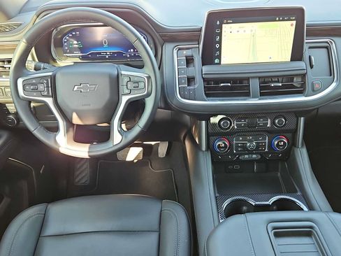 Used 2024 Chevrolet Tahoe Z71 w/ Luxury Package AWD/4WD image 14