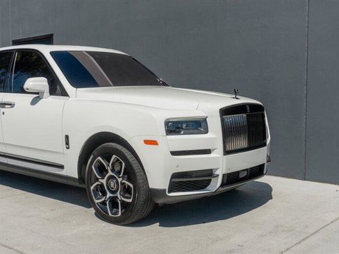Used 2024 Rolls-Royce Cullinan Black Badge image 52