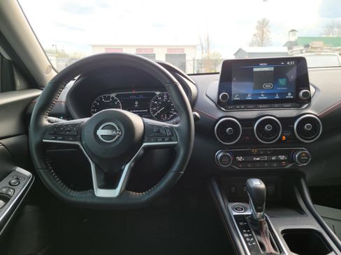 Used 2024 Nissan Sentra SR w/ SR Premium Package image 10