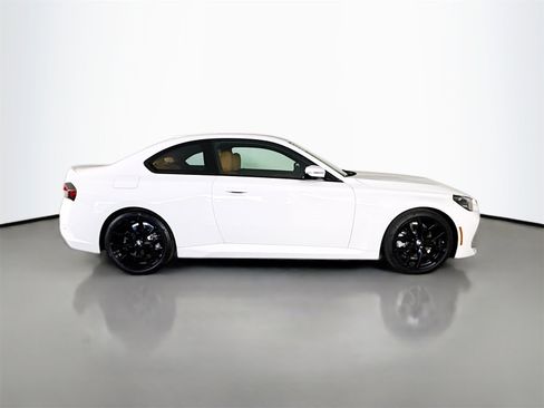 Used 2025 BMW 230i 230i w/ M Sport Package image 8