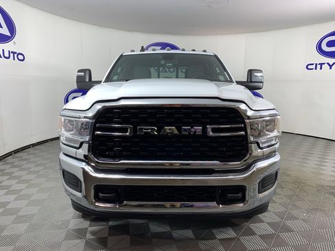 Used 2024 RAM 3500 Tradesman w/ Towing Technology Group image 8