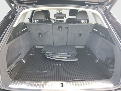 Used 2023 Audi e-tron Premium Plus w/ Premium Plus Package image 9