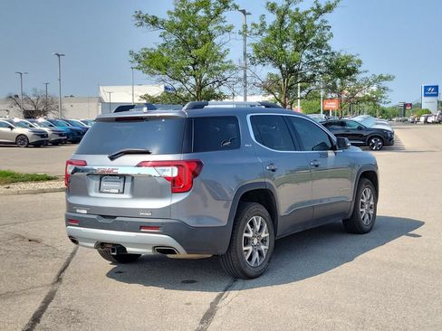 Used 2021 GMC Acadia SLT w/ Technology Package FWD image 3