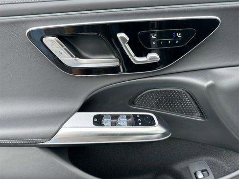New 2026 Mercedes-Benz E 350 4MATIC Sedan image 11