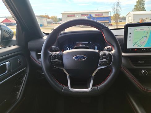 Used 2025 Ford Explorer ST-Line image 10