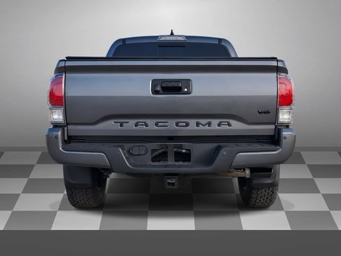 Used 2021 Toyota Tacoma TRD Off-Road w/ Technology Package AWD/4WD image 5