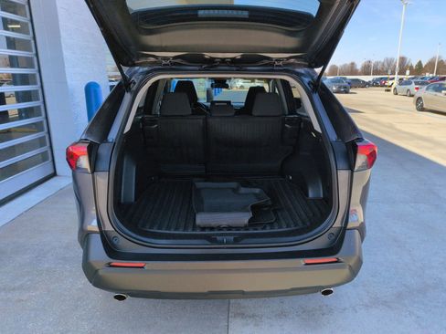 Used 2022 Toyota RAV4 LE image 23