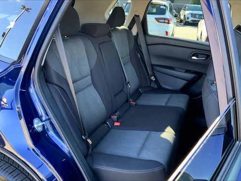 Used 2024 Nissan Rogue SV image 18