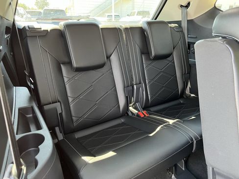 Used 2024 Volkswagen Atlas SE FWD image 28