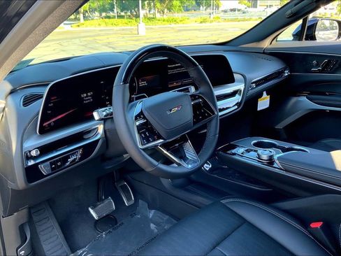 New 2026 Cadillac Lyriq V AWD/4WD image 9