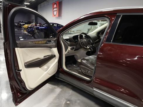 Used 2017 Lincoln MKC Reserve image 9