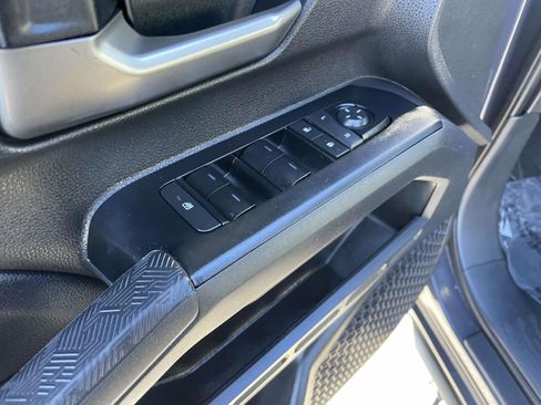 Used 2025 Toyota Tacoma TRD Sport w/ TRD Sport Upgrade Package image 22