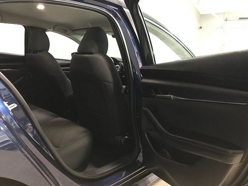 Used 2021 MAZDA MAZDA3 s image 18