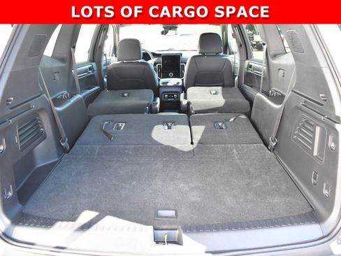 Used 2025 GMC Acadia Elevation w/ Elevation Premium Package image 11