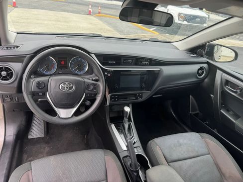 Used 2018 Toyota Corolla LE FWD image 10