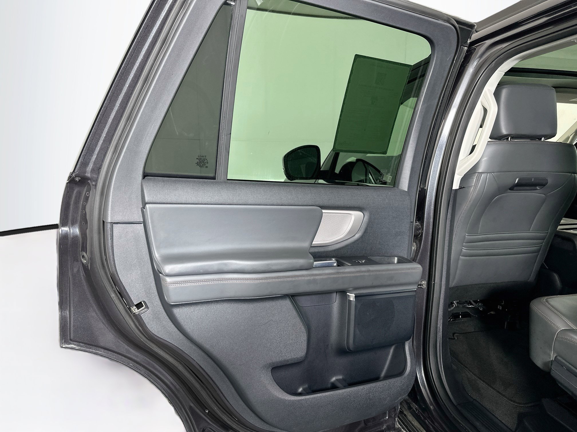 Used 2025 Ford Expedition Active AWD/4WD image 28