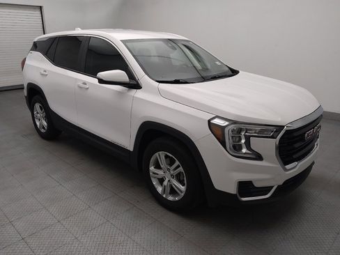 Used 2024 GMC Terrain SLE w/ Fleet Convenience Package FWD image 11