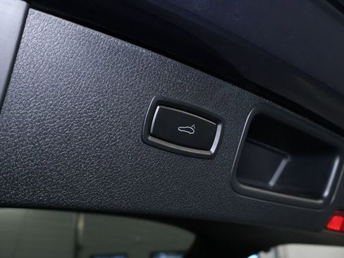 Used 2019 Porsche Macan image 17