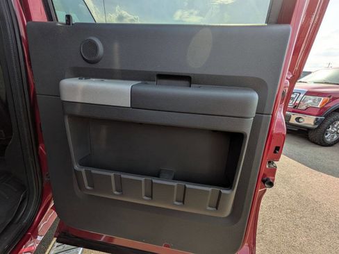 Used 2013 Ford F250 Lariat w/ Lariat Chrome Pkg image 32