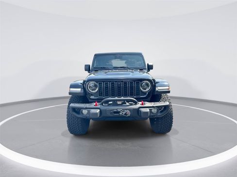 Used 2024 Jeep Wrangler Unlimited Rubicon AWD/4WD image 3