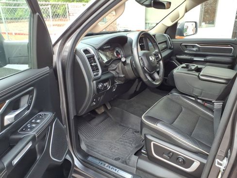 Used 2021 RAM 1500 Laramie AWD/4WD image 9