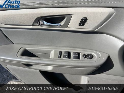 Used 2017 Chevrolet Traverse LT FWD image 8