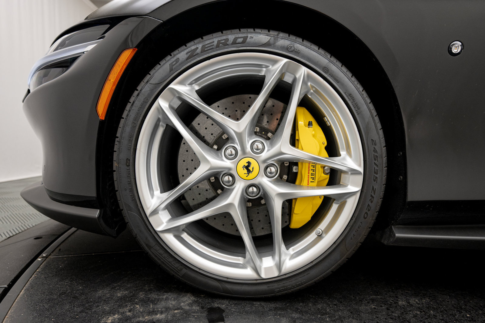 Used 2024 Ferrari Roma Spider RWD image 37