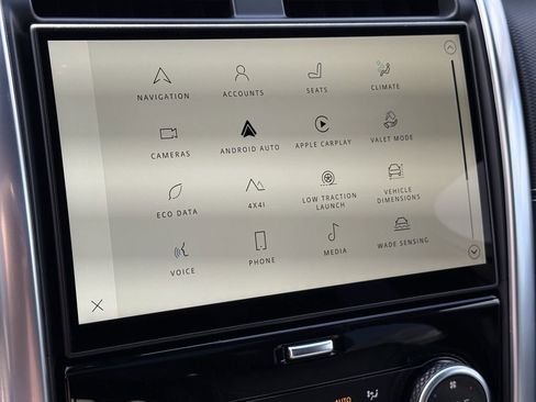 Used 2024 Land Rover Discovery Dynamic SE image 25