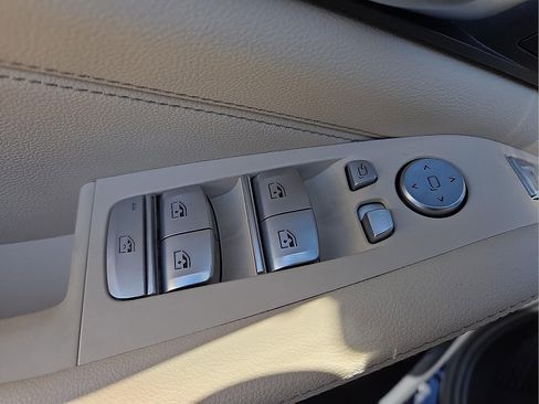 Used 2021 BMW X7 xDrive40i w/ Luxury Seating Package image 16