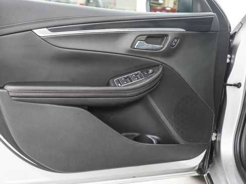 Used 2018 Chevrolet Impala LT FWD image 17