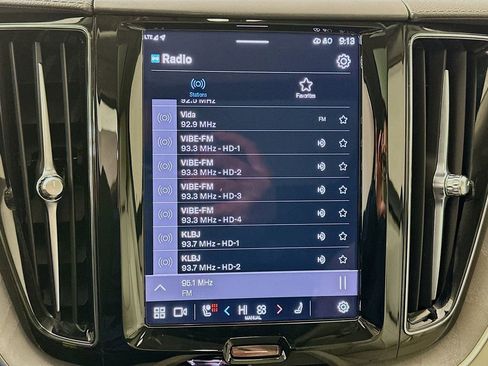 Used 2024 Volvo XC60 T8 Ultimate image 15