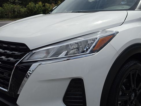 Used 2023 Nissan Kicks SV FWD image 13