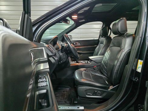 Used 2017 Ford Explorer Platinum image 13