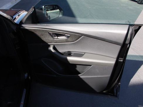 Used 2021 Audi Q8 Prestige w/ Prestige Package image 24