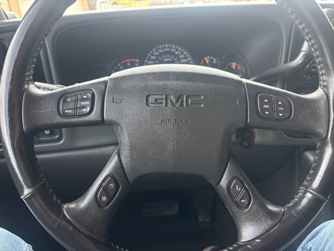 Used 2005 GMC Sierra 2500 SLT w/ Heavy-Duty Power Package image 28