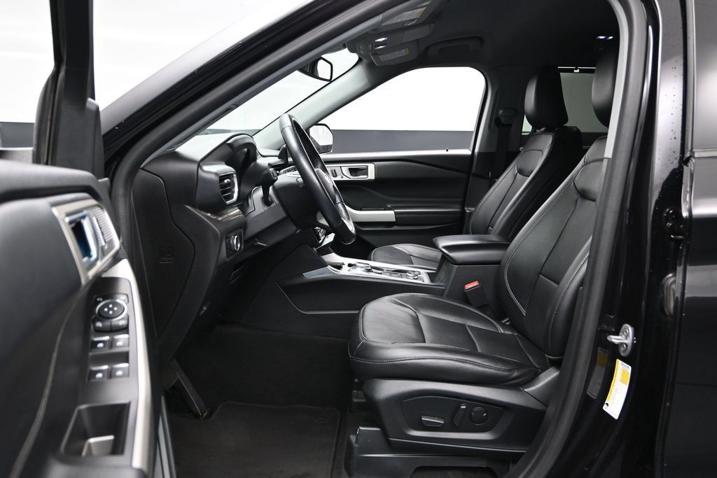 Used 2023 Ford Explorer Limited AWD/4WD image 14