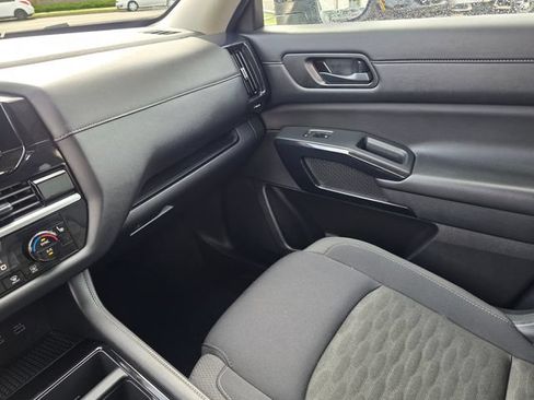 Used 2025 Nissan Pathfinder SV FWD image 36