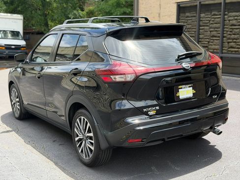 Used 2023 Nissan Kicks SV w/ Interior Electronics Package FWD image 9