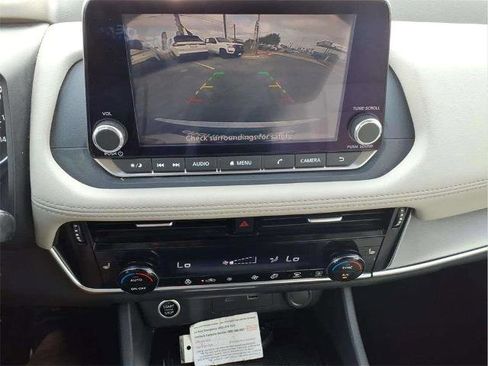 Certified 2022 Nissan Rogue SV w/ SV Premium Package image 15