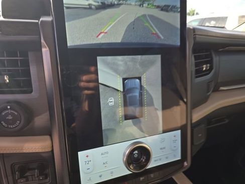 Used 2022 Ford Expedition Platinum image 14