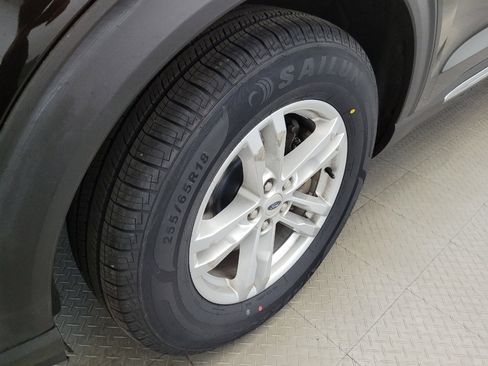 Used 2020 Ford Explorer XLT w/ Equipment Group 202A RWD image 31