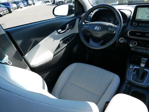 Certified 2023 Hyundai Kona SEL w/ Convenience Package image 9