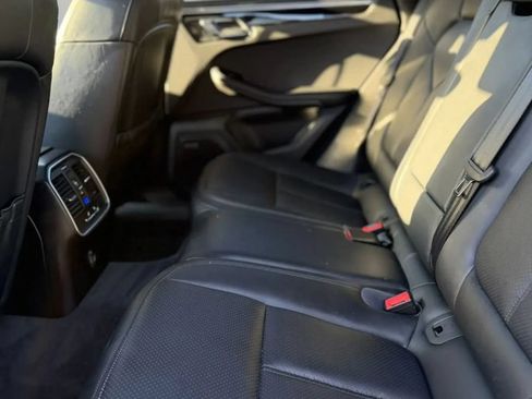 Used 2017 Porsche Macan AWD/4WD image 11