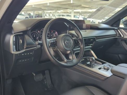 Used 2025 MAZDA CX-70 Plug-In Hybrid w/ Premium Plus image 10